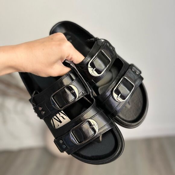 ZARA BUCKLED LEATHER SANDALS - Picture 1 of 9